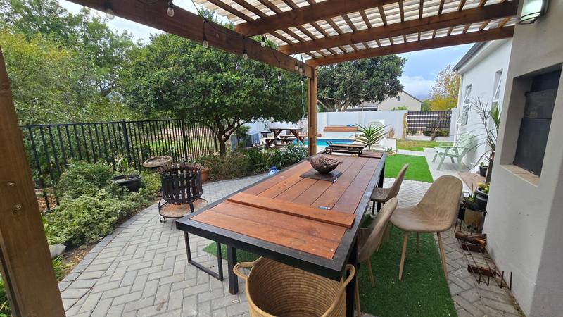 4 Bedroom Property for Sale in Somerset West Western Cape